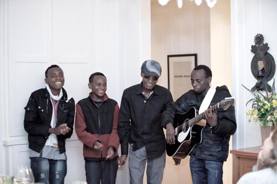 223964_430353930344505_1524467428_n