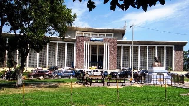 Braquage en plein jour à l’Université de Kinshasa : des blessés, des tirs et une élection annulée 19 img 5022 1