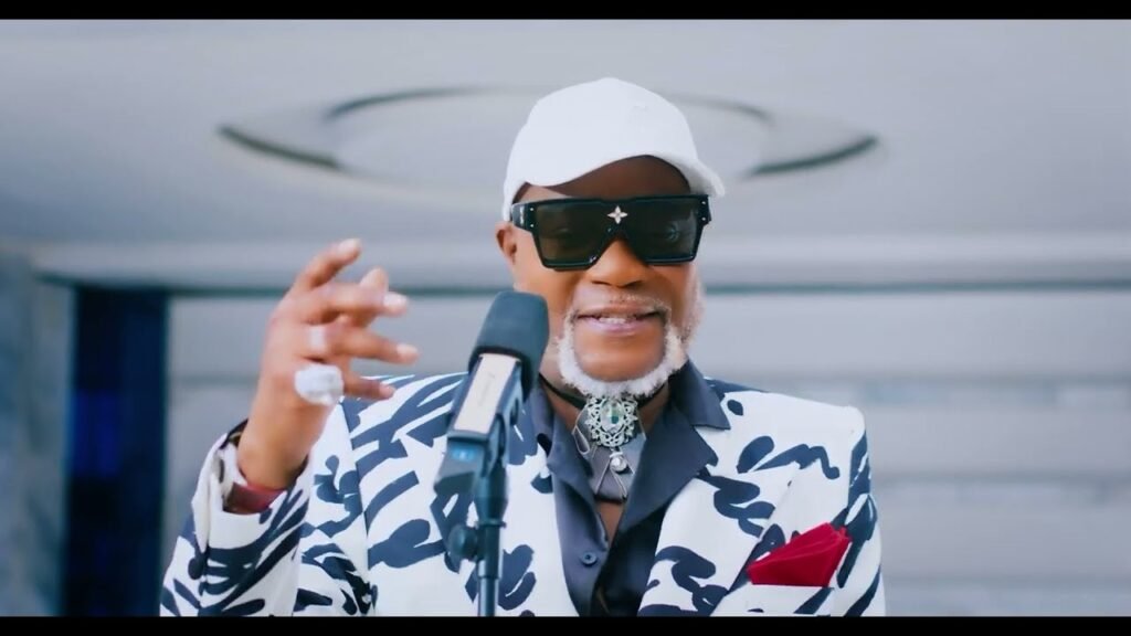 Koffi Olomide dévoile “Eputsha Hippodrome”, le remix de son titre Eputsha avec JR 33 19 img 7420 1